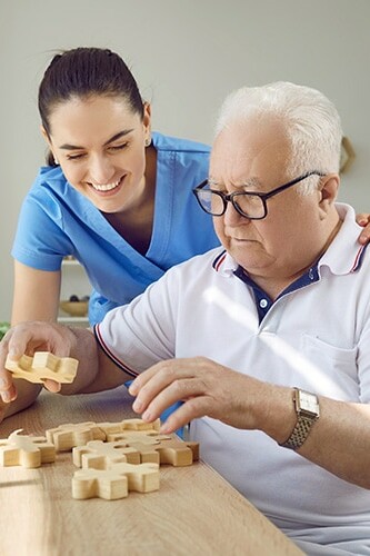 Image d'une infirmière avec son patient